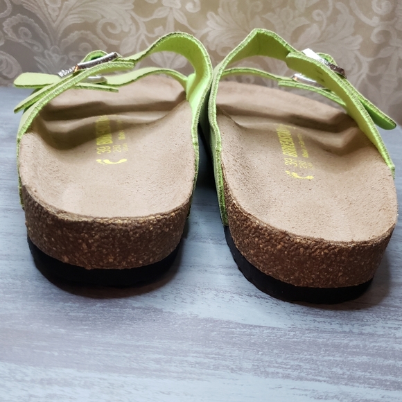 Birkenstock Lime Green Footbed Sandals. Women's size 8 or Men's size 6. (Sd206) - Picture 7 of 13
